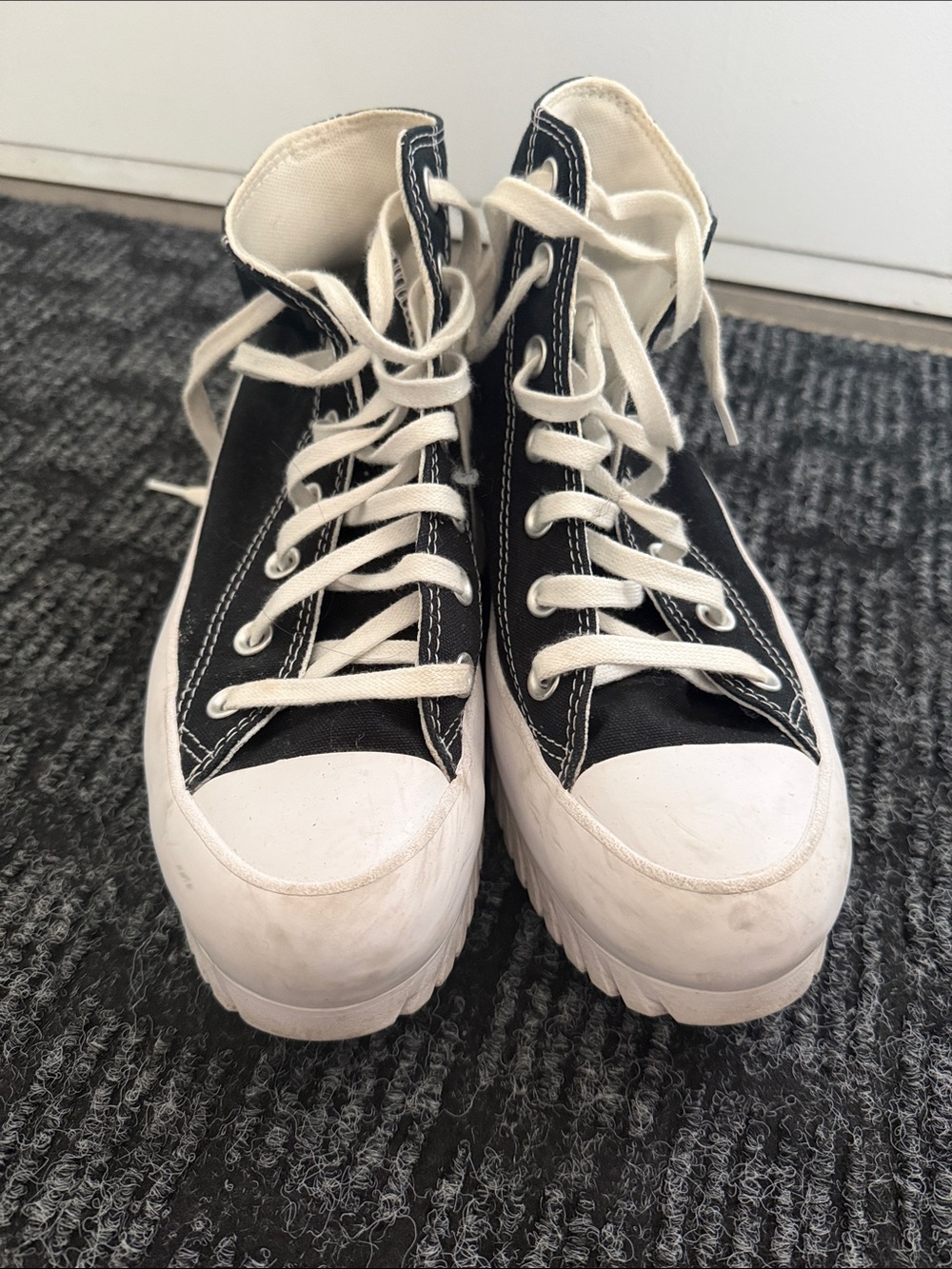 Womens high top converse size 7.5
